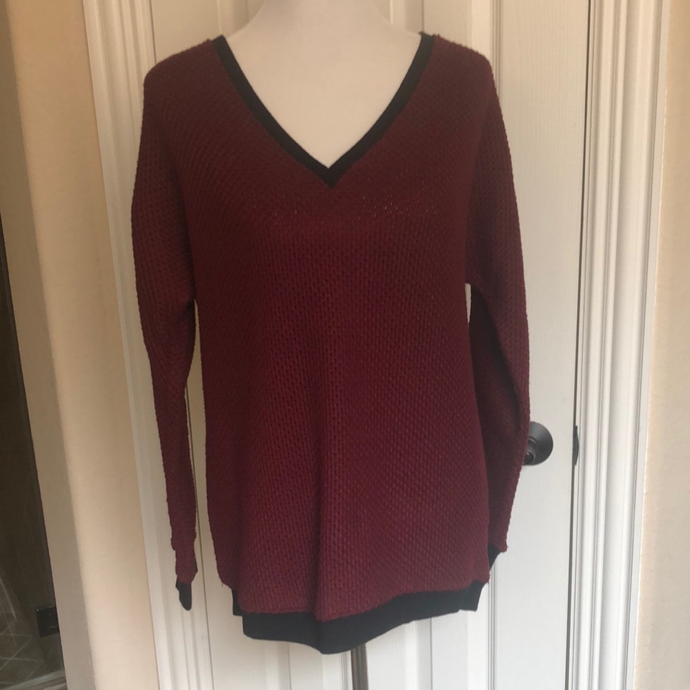 Oversized maroon sweater w/ banded cuffs & bottom